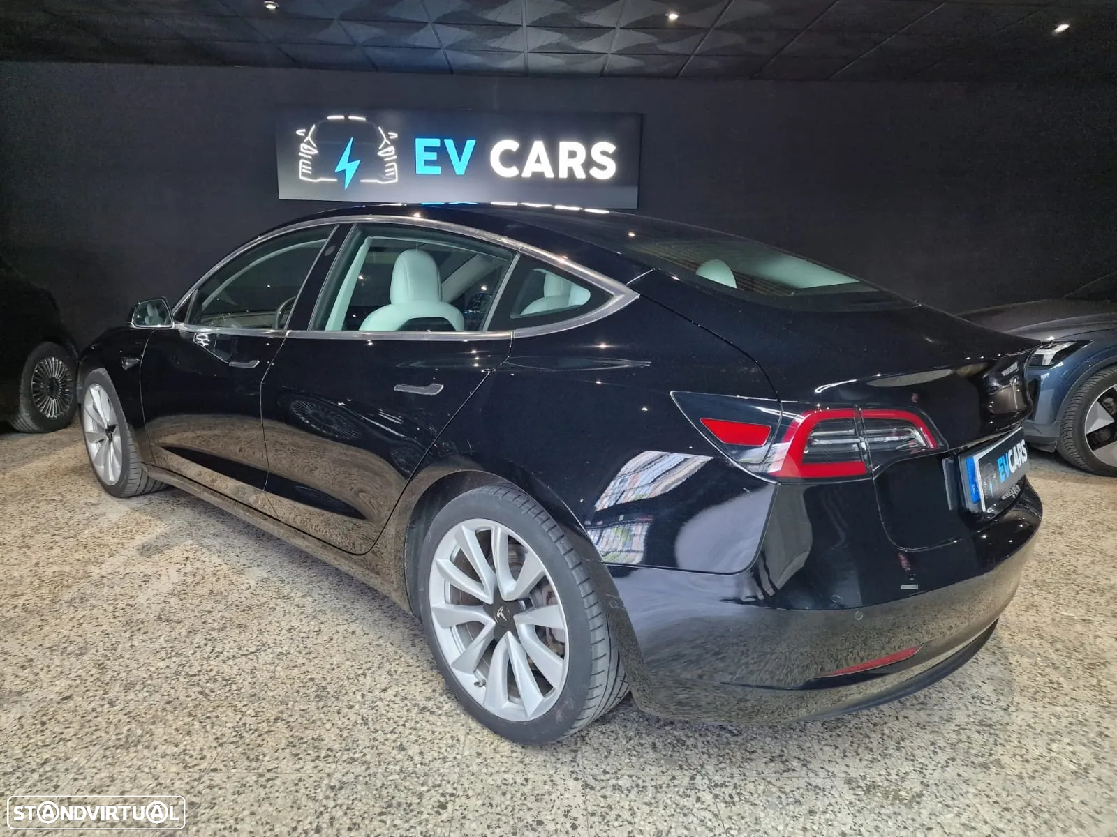 Tesla Model 3 Standard Range Plus RWD - 3