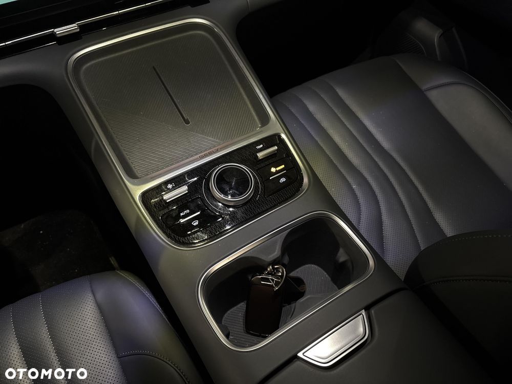 Geely Starray EM-i 1.5 PHEV Pro - 17