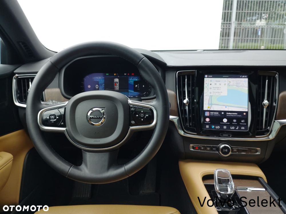 Volvo V90 Cross Country - 19