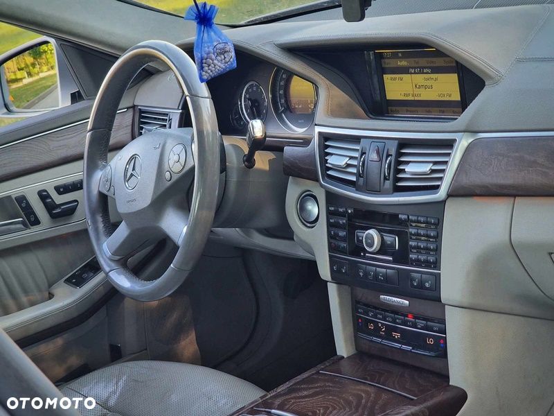 Mercedes-Benz Klasa E 350 CGI BlueEff Avantgarde - 20