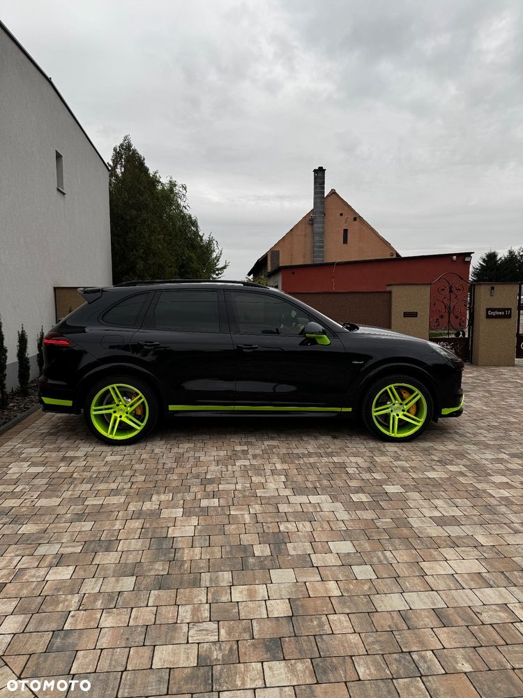 Porsche Cayenne S Diesel Platinum Edition - 4