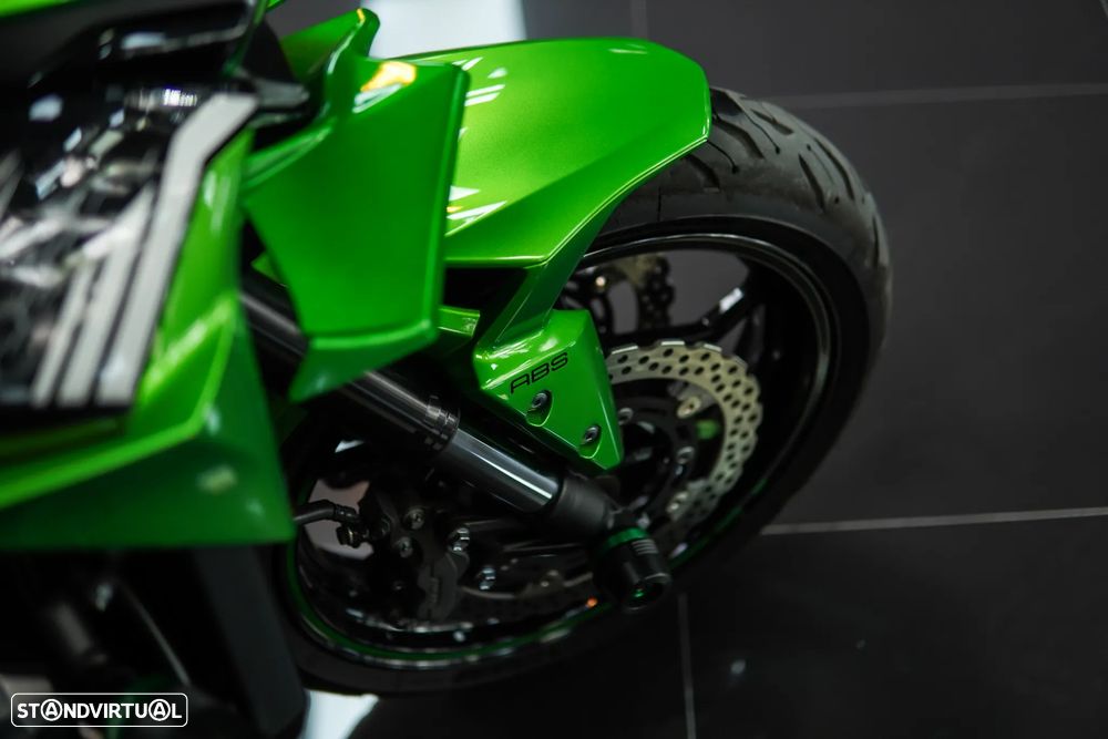 Kawasaki ZR 900 Akrapovic Full Titanium - 43