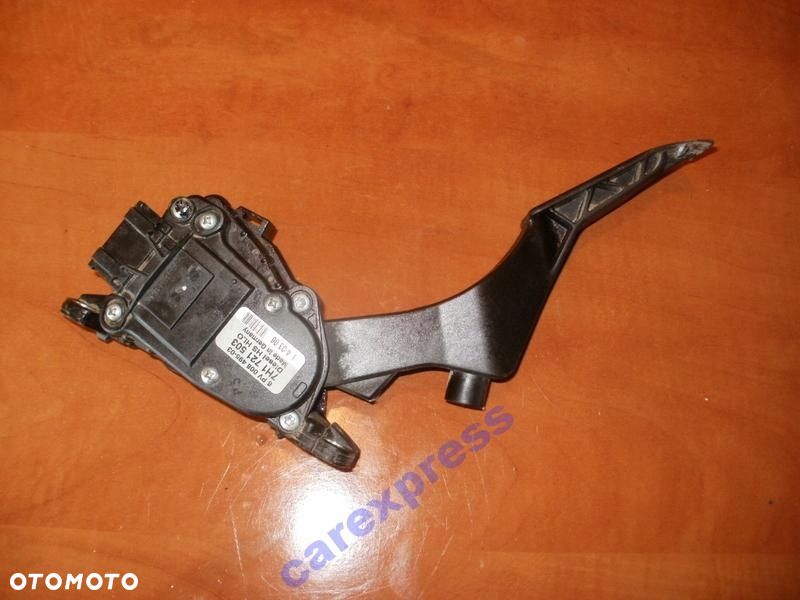 PEDAŁ POTENCJOMETR GAZU VW T5 19 25TDI 7H1721503 D - 1
