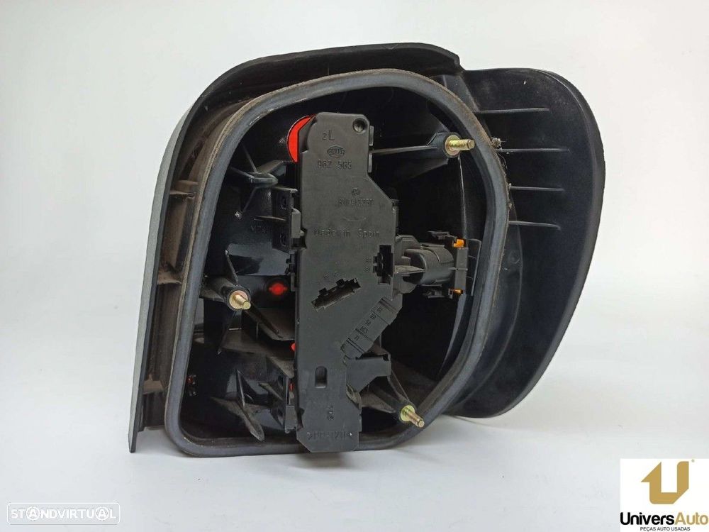 FAROLIM TRASEIRO ESQUERDO VOLKSWAGEN POLO BERLINA (6N1) BáSICO - 6