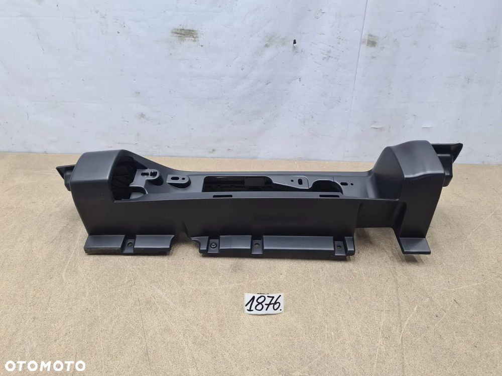 Renault trafic vivaro talento 265A19592R prawy narożnik mocowanie lampy tył tylnia - 1