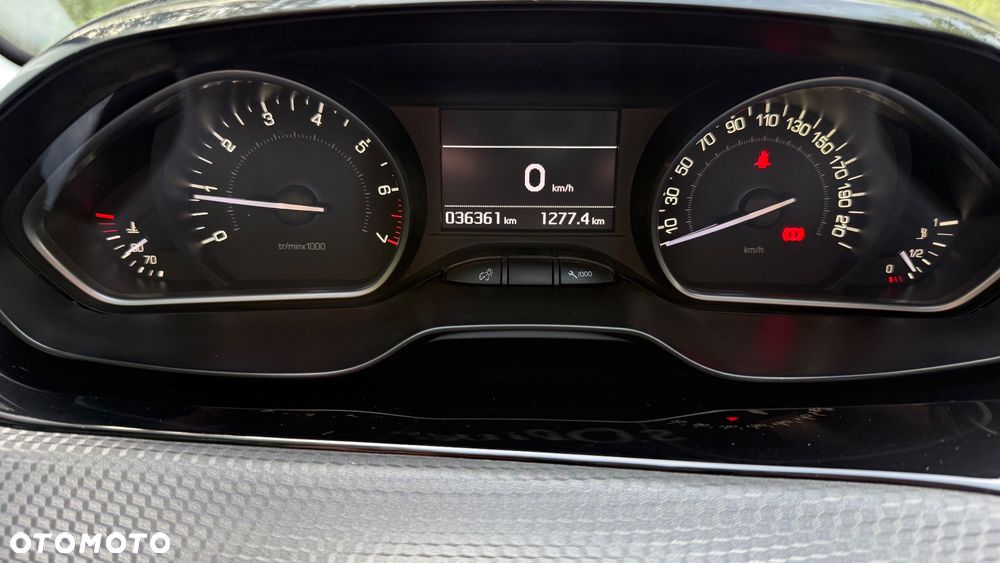 Peugeot 208 PureTech 82 Start & Stop Allure - 14