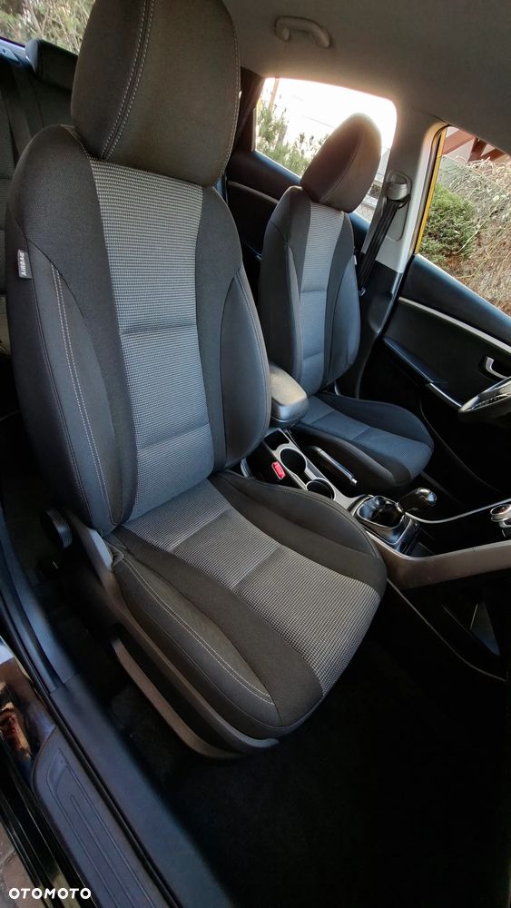 Hyundai i30 blue 1.4 Passion - 17