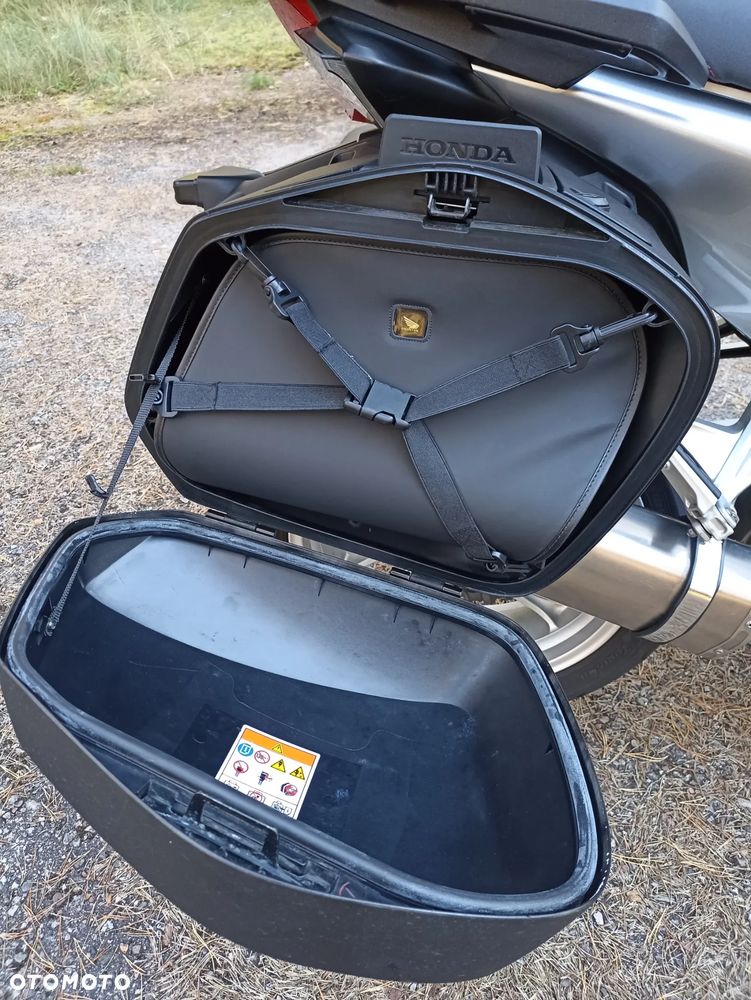 Honda VFR - 24