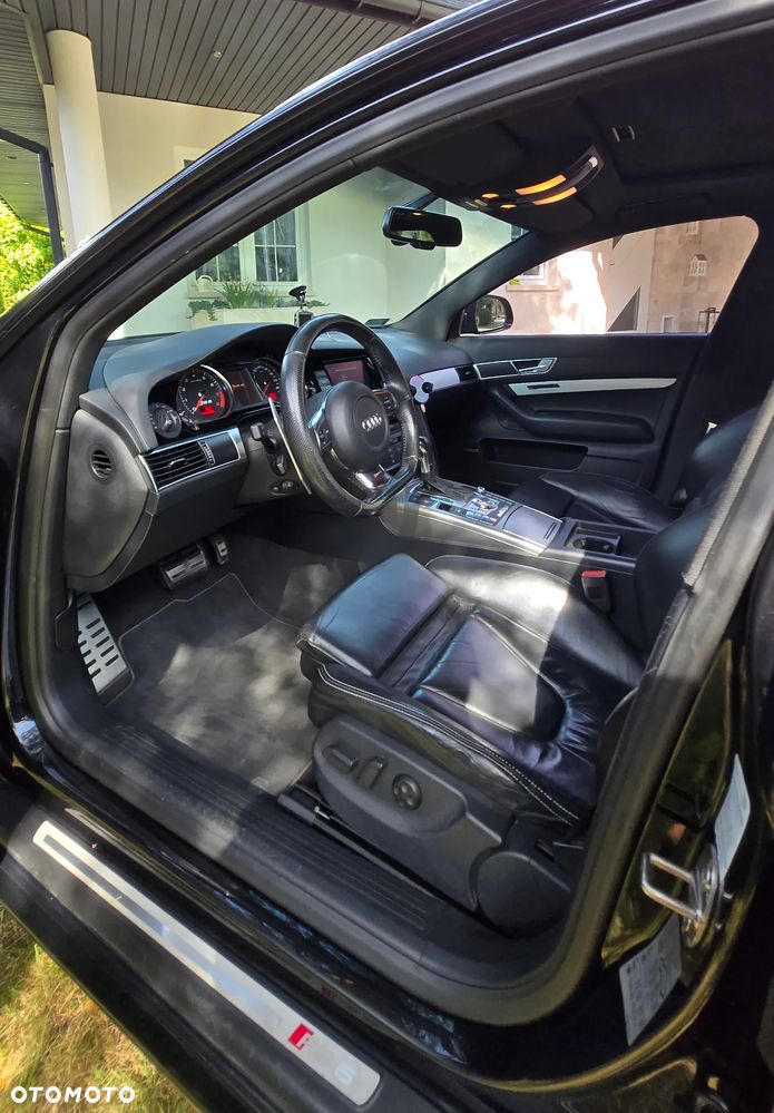 Audi RS6 ver-5-0-tfsi-quattro-tiptr - 12