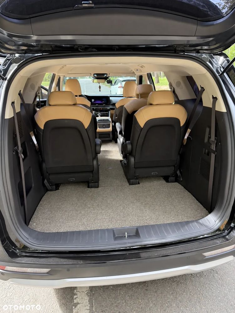 Kia Carnival - 20