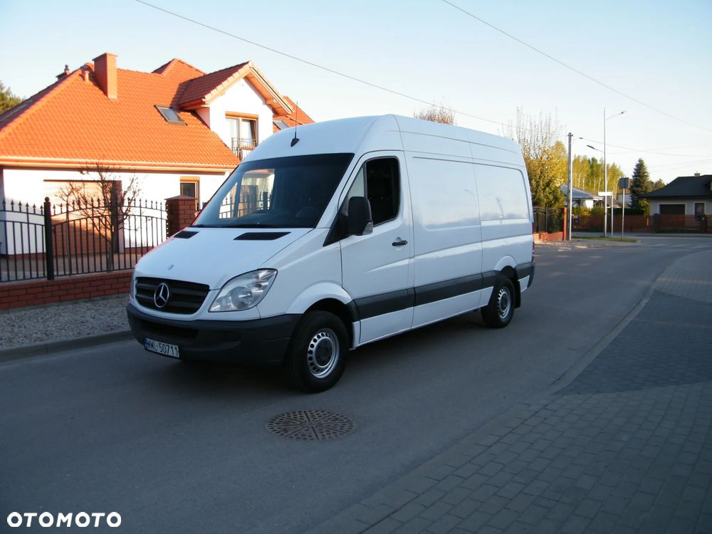 Mercedes-Benz Sprinter - 11