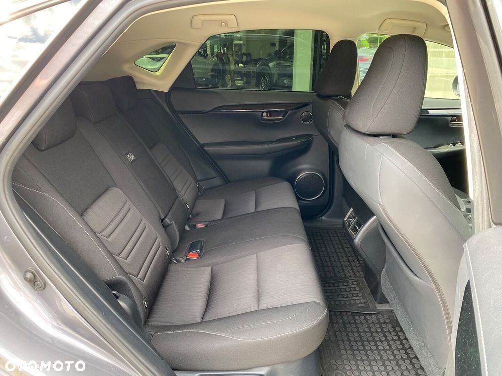 Lexus NX 300h Business Edition AWD - 23