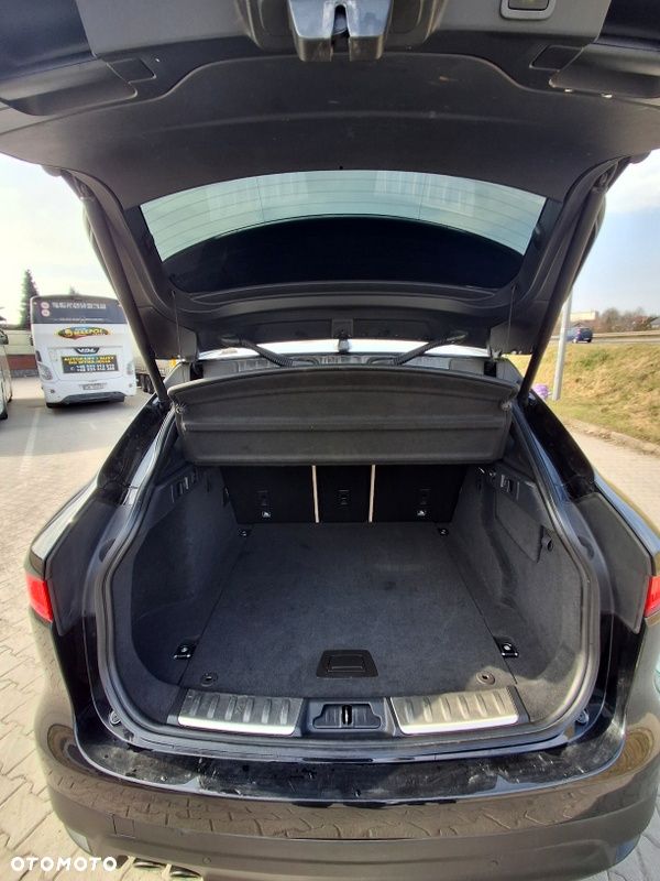 Jaguar F-Pace 2.0 i4D AWD R-Sport - 10