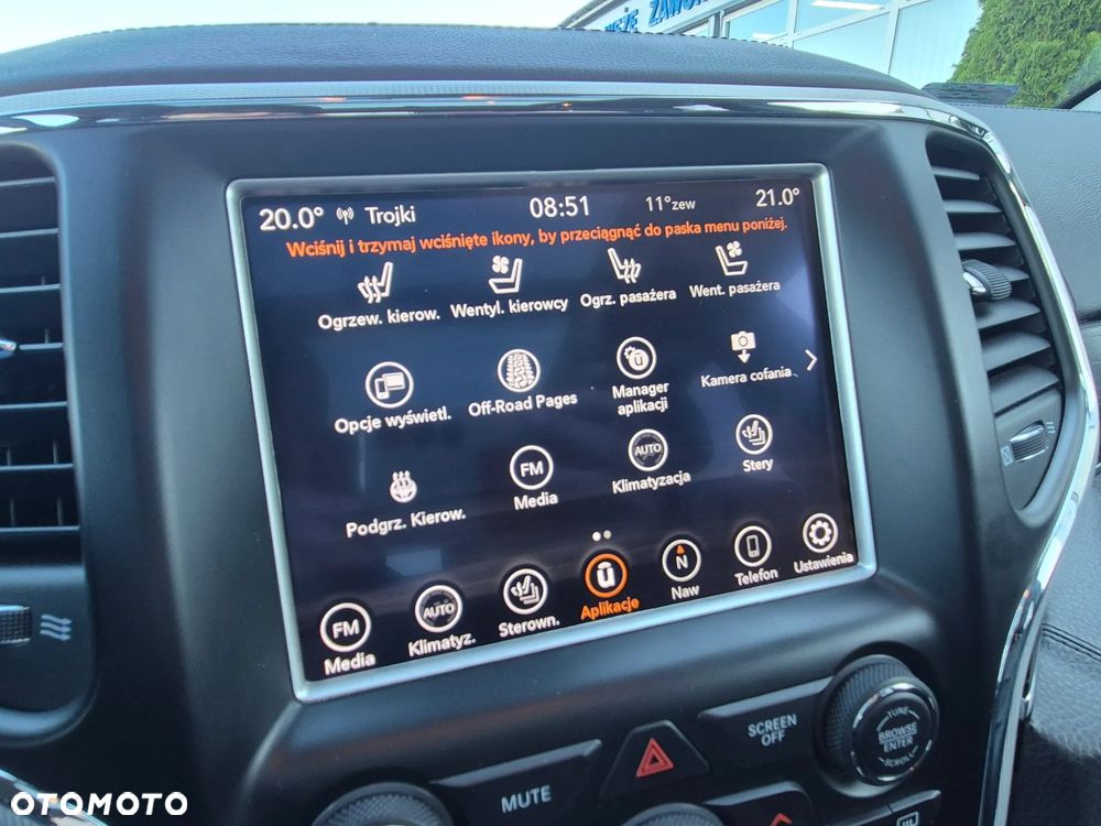 Jeep Grand Cherokee - 28