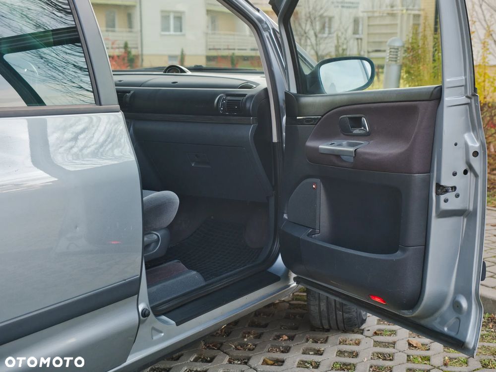 Ford Galaxy 1.9 TDI Ghia - 26