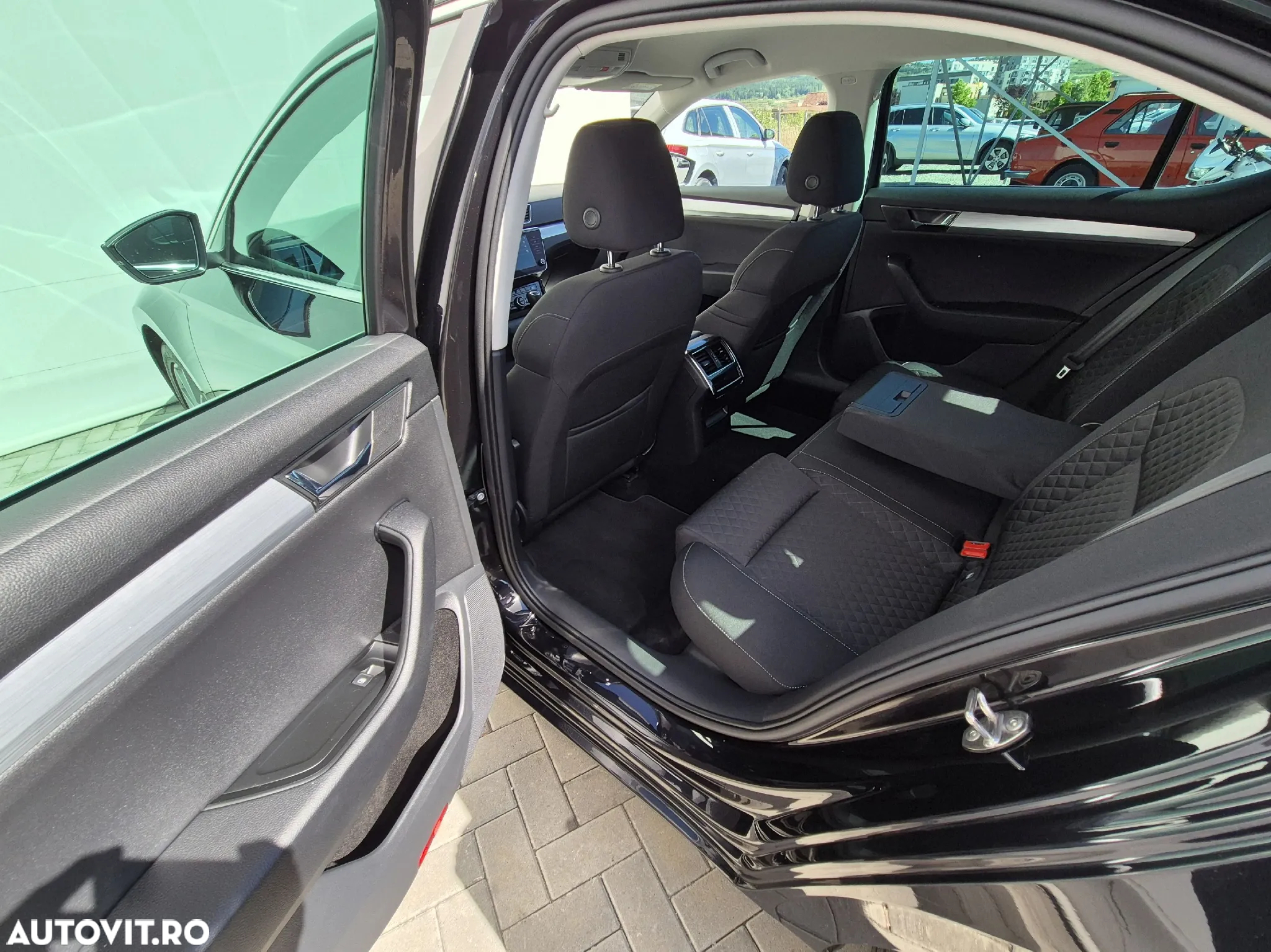 Skoda Superb 1.5 TSI DSG Ambition - 10