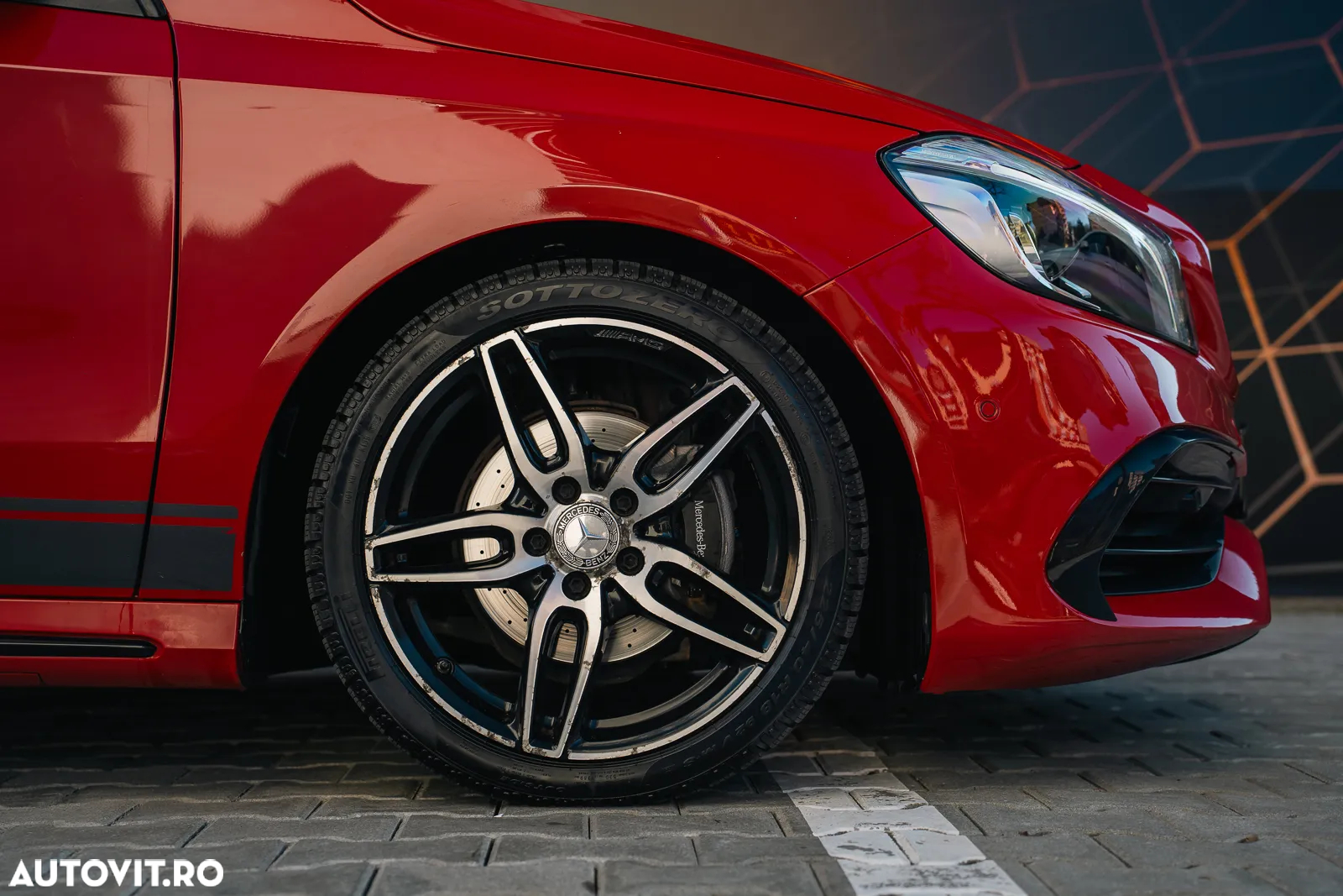Mercedes-Benz A 200 d 7G-DCT AMG Line - 12