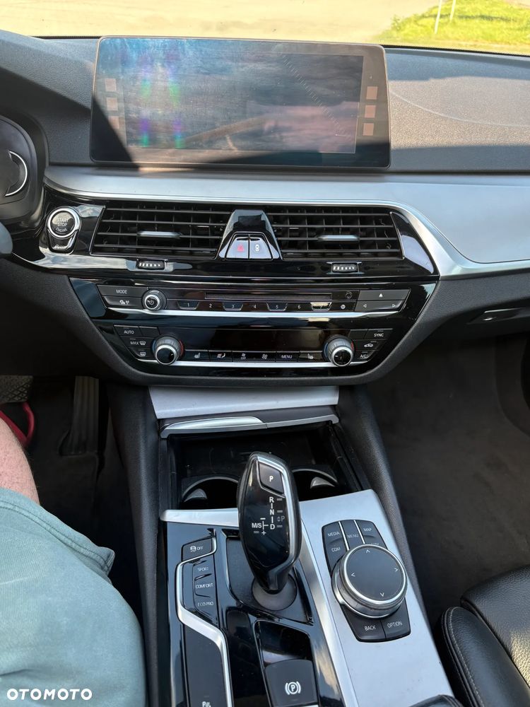BMW Seria 5 520d - 13