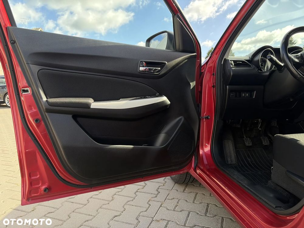 Suzuki Swift 1.2 SHVS Premium Plus - 10