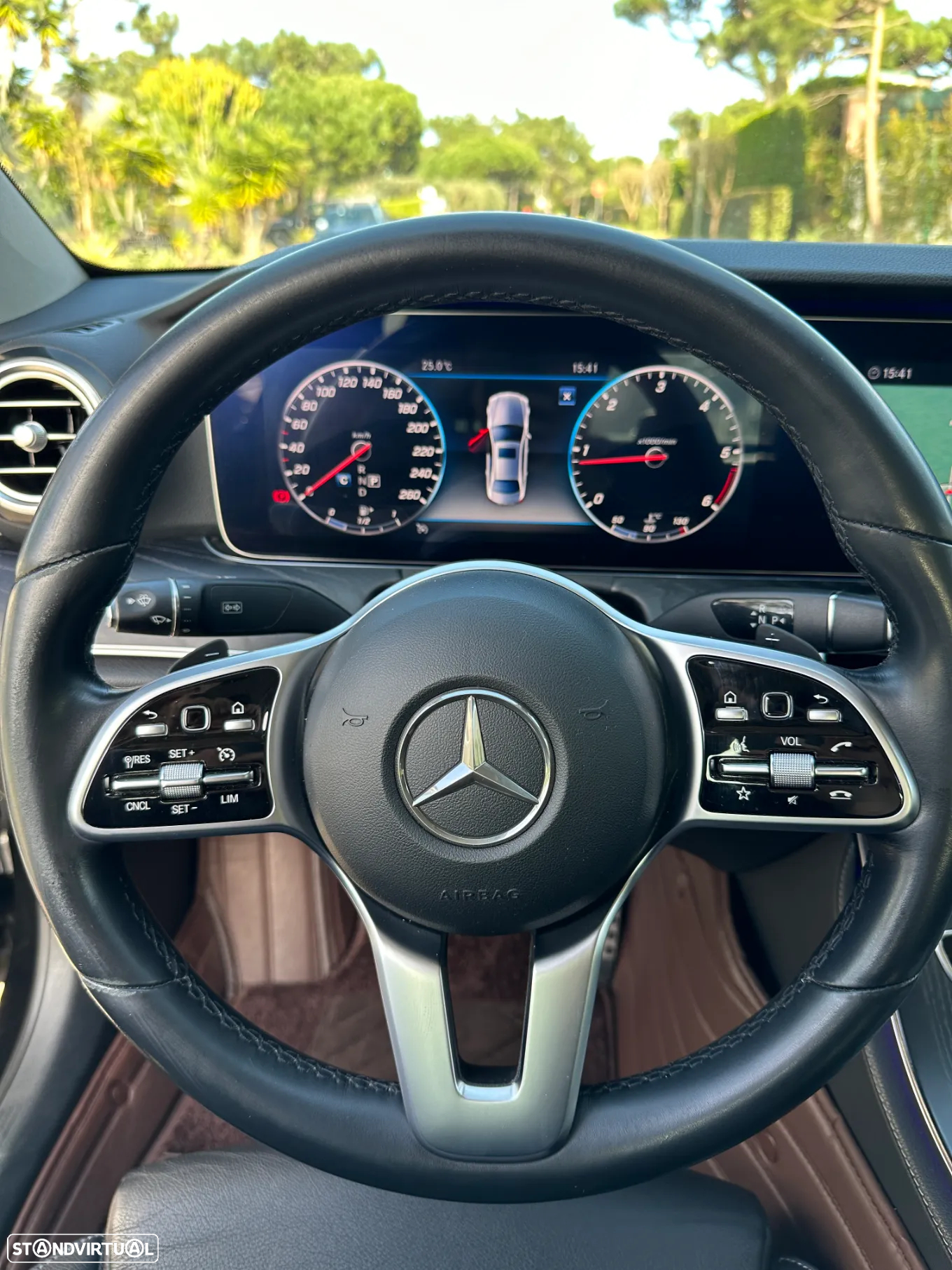 Mercedes-Benz E 200 d Avantgarde - 28