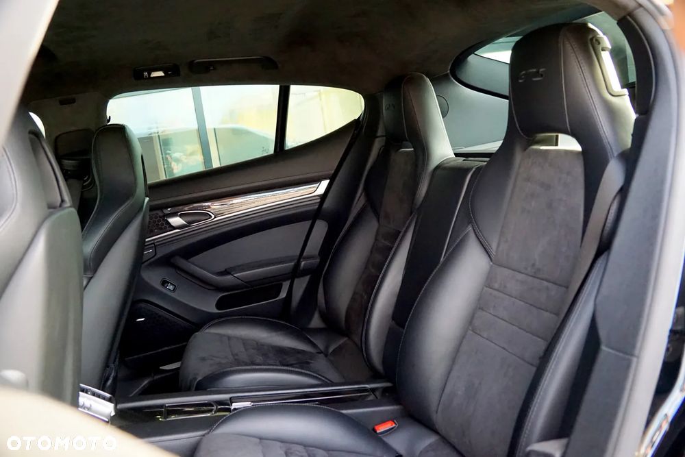 Porsche Panamera GTS PDK - 20