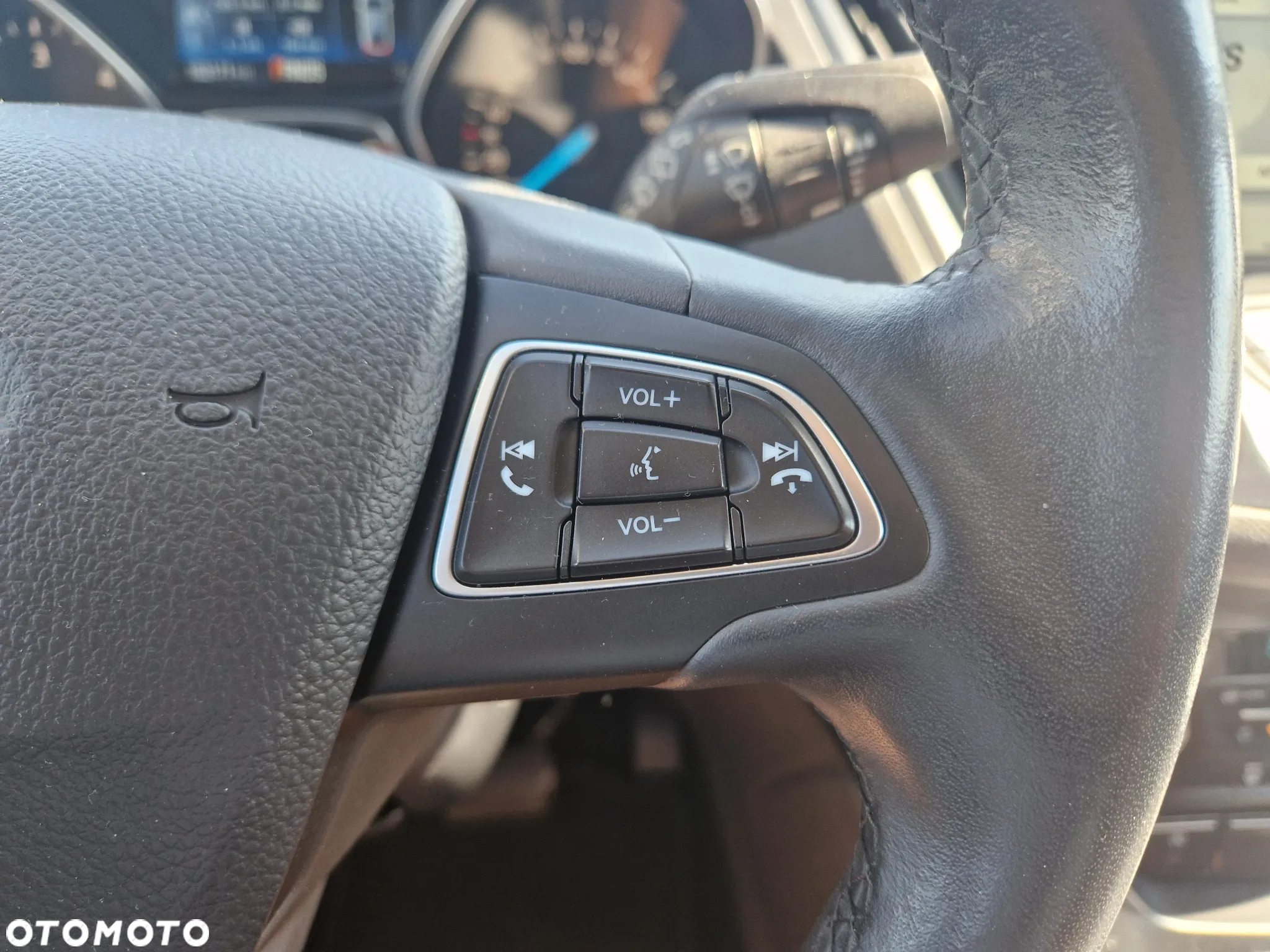 Ford Kuga - 16