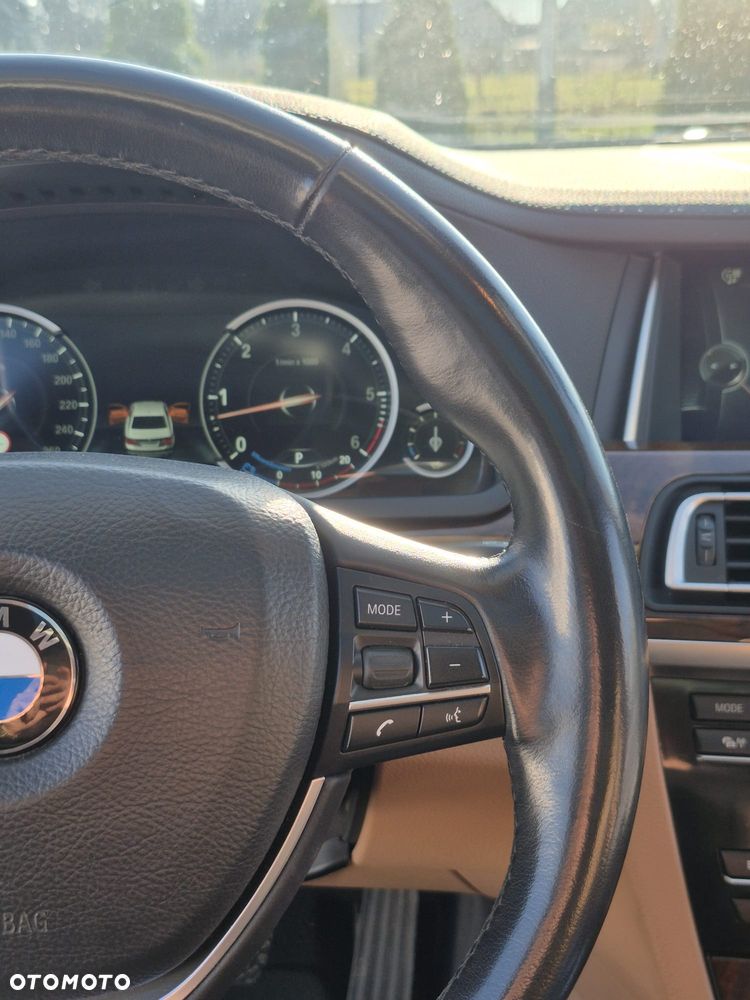 BMW Seria 7 730d xDrive - 32