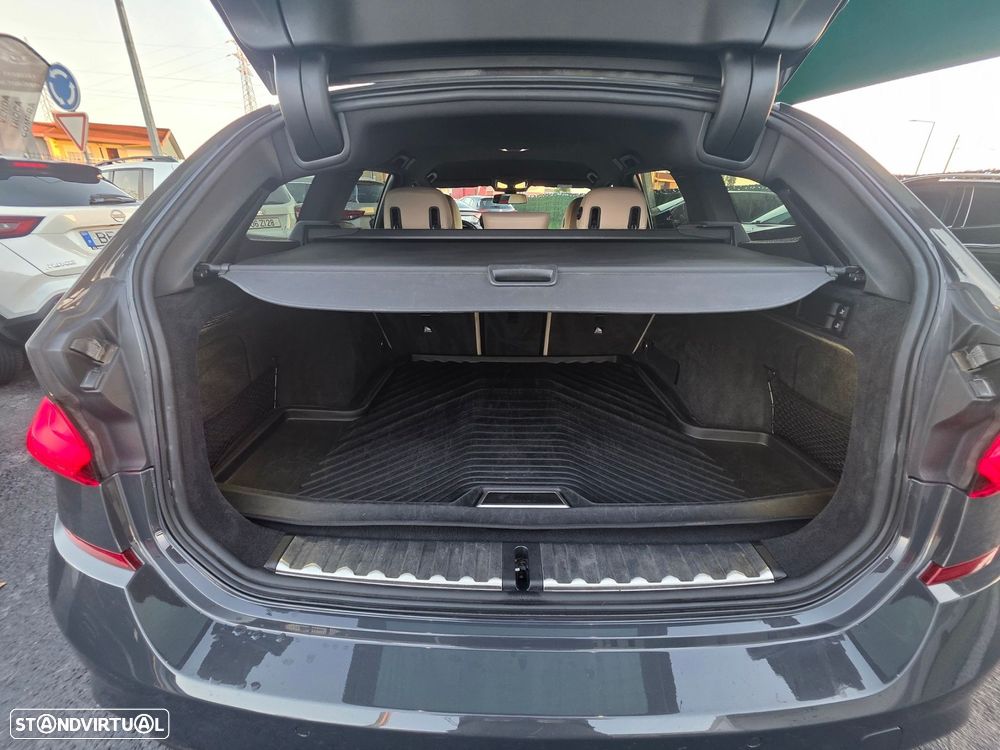 BMW 320 d Touring Pack Desportivo M Pro Auto - 27