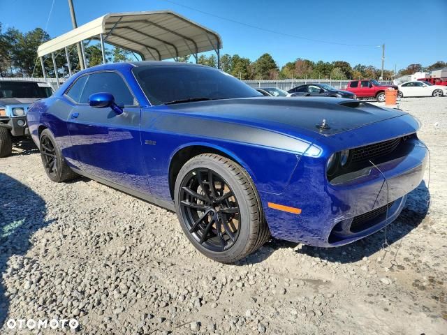 Dodge Challenger - 2