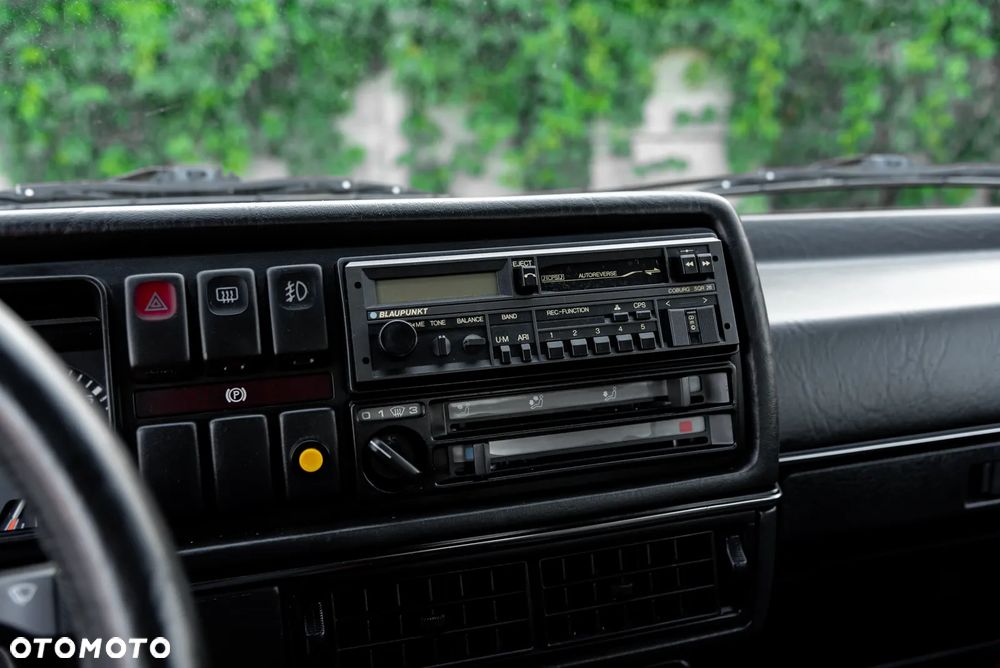 Volkswagen Golf - 28