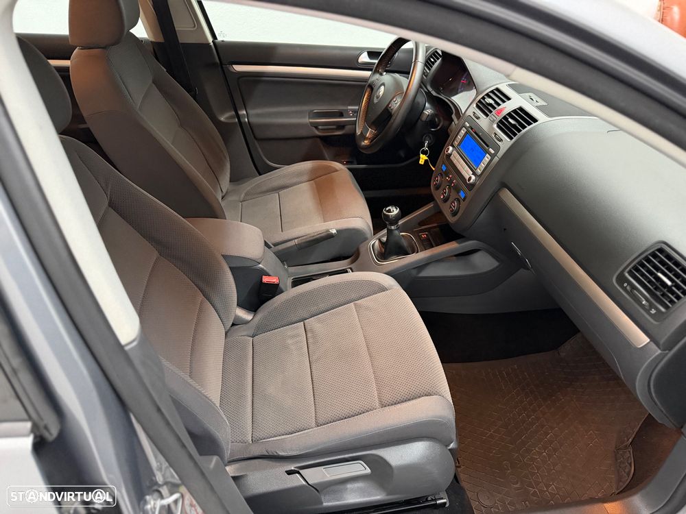 VW Golf 1.9 TDi BlueM. Trend. AC - 27