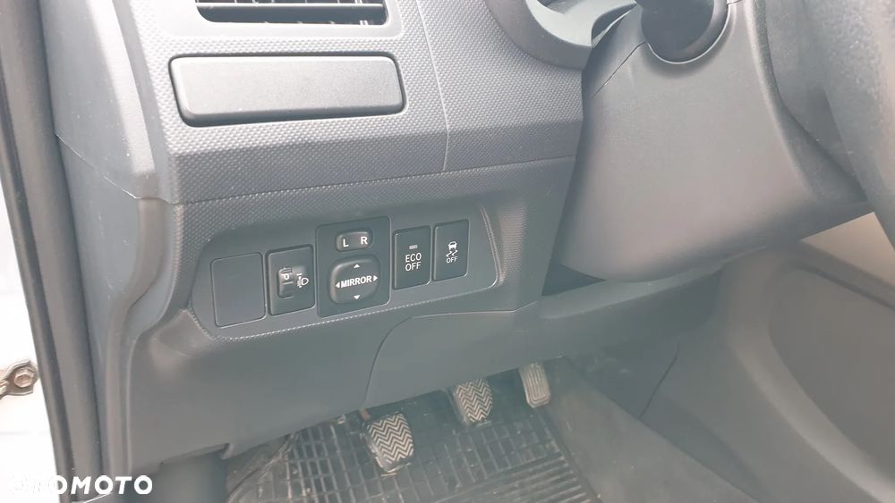 Toyota Auris 1.33 VVT-i Life - 11