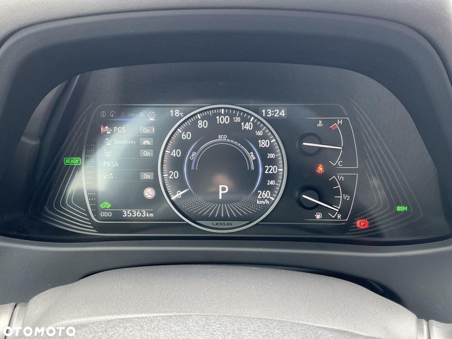 Lexus UX - 33