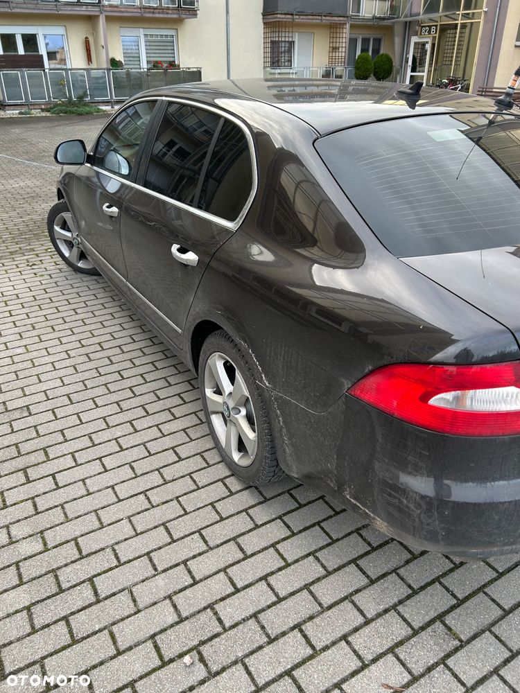Skoda Superb 2.0 TDI L&K DSG - 2