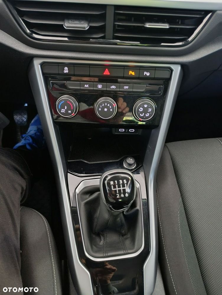 Volkswagen T-Roc - 22