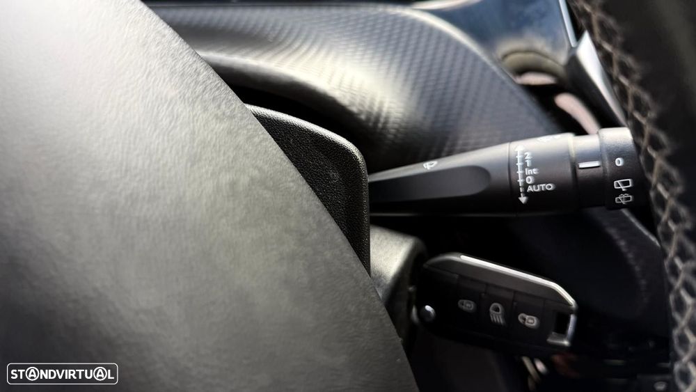 Peugeot 2008 1.2 PureTech Allure EAT6 - 18