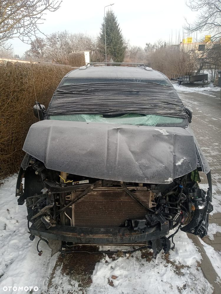 Chrysler Town & Country - 4