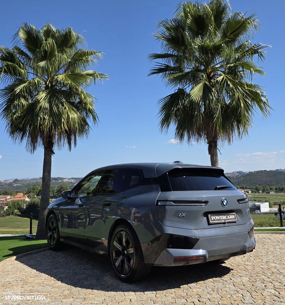 BMW iX xDrive40 - 9