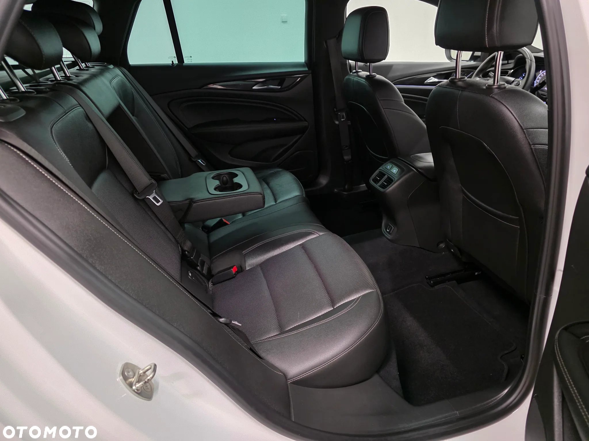 Opel Insignia Sports Tourer 2.0 Diesel Exclusive - 16