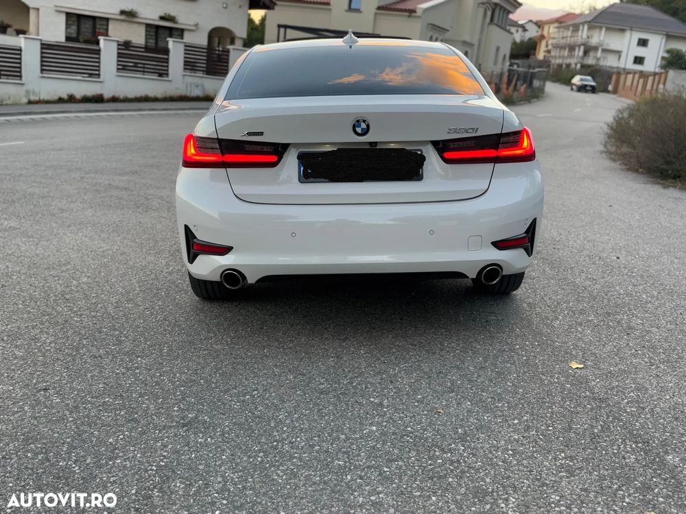 BMW Seria 3 330i xDrive AT - 8
