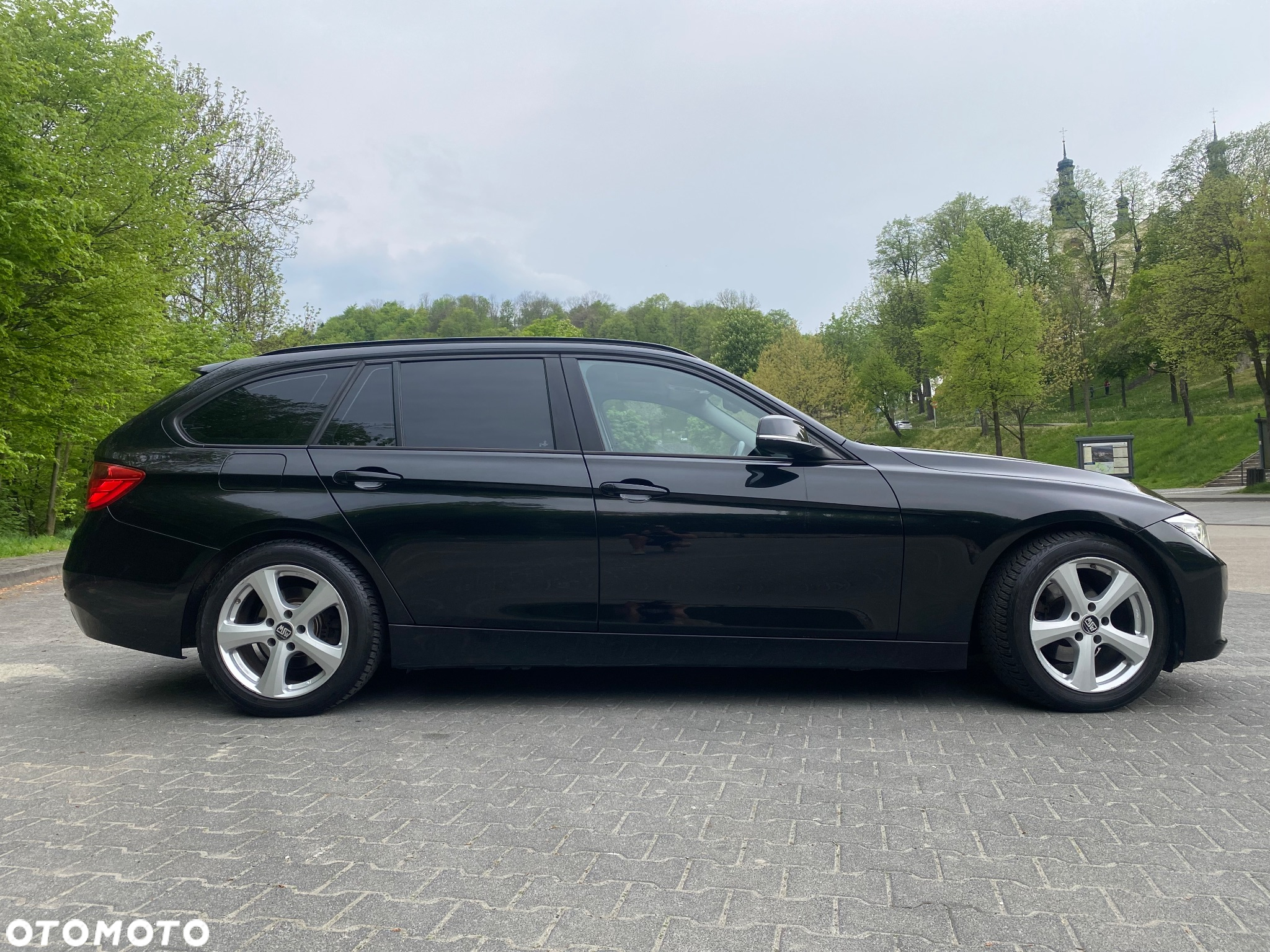 BMW Seria 3 318d Touring - 2