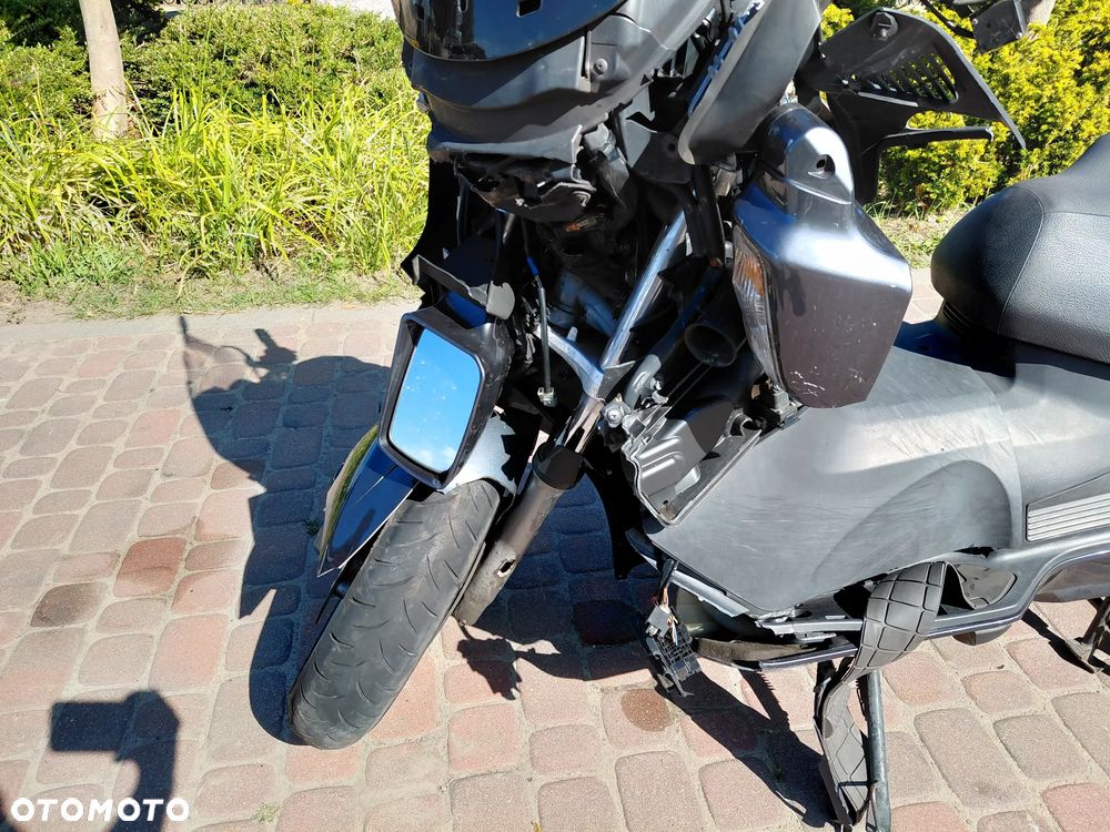 Suzuki Burgman - 10