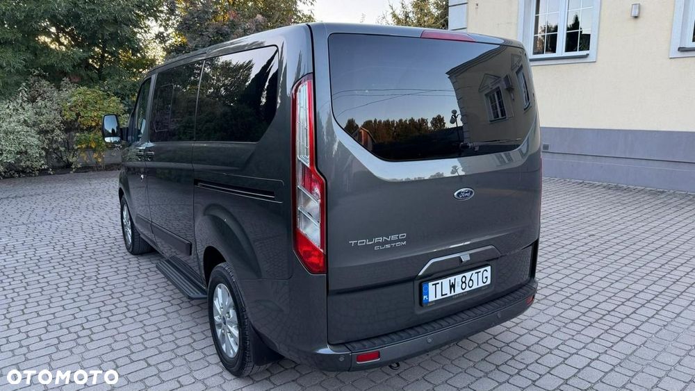 Ford Tourneo Custom - 4