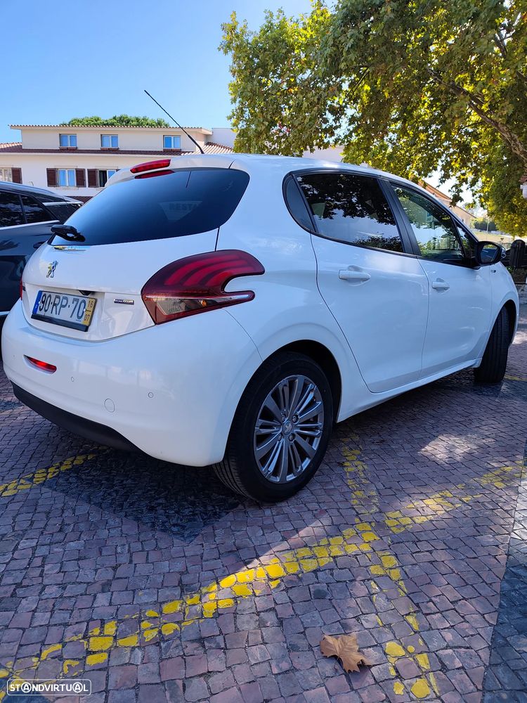 Peugeot 208 1.2 PureTech Style - 31