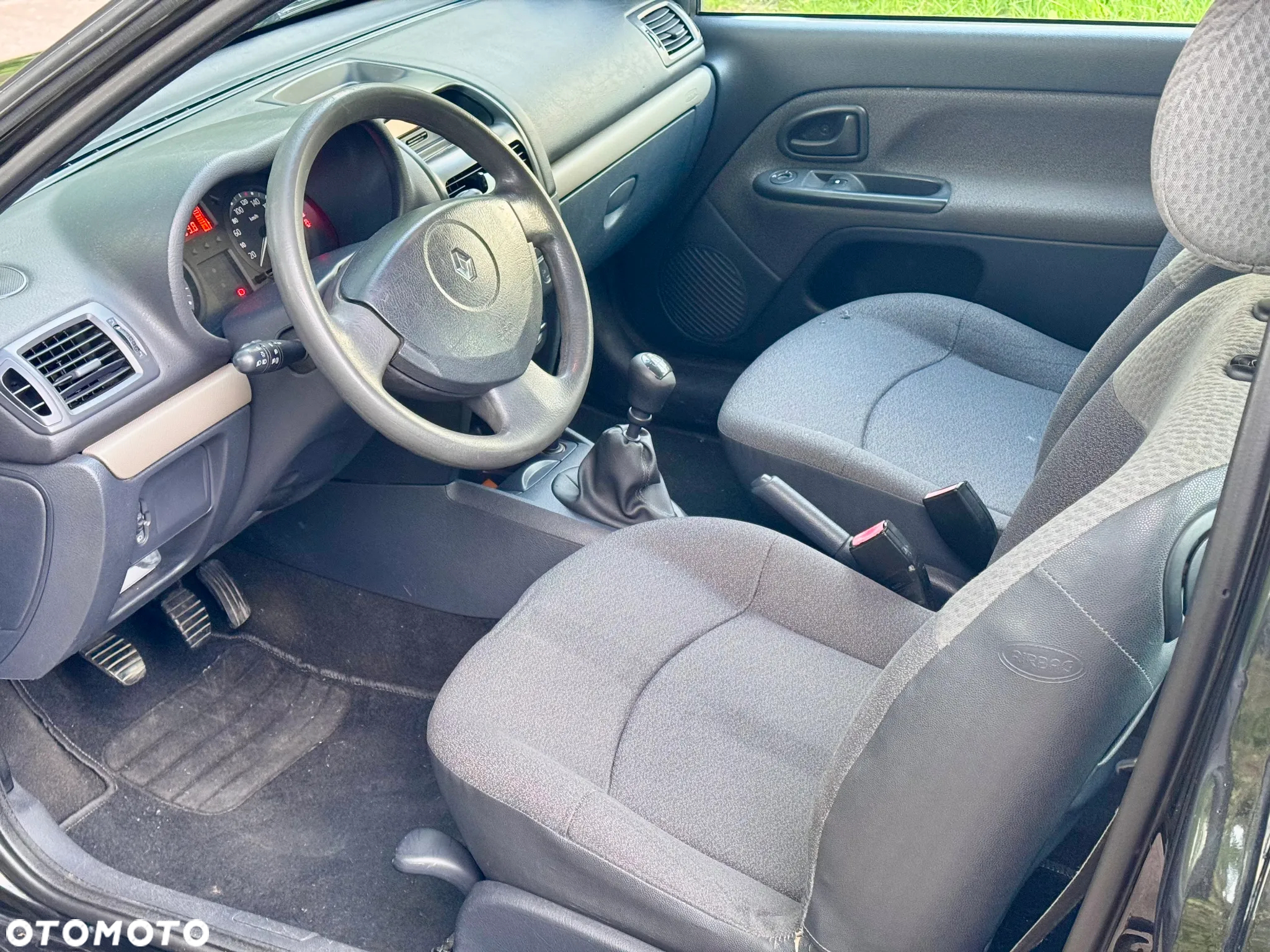 Renault Clio - 12