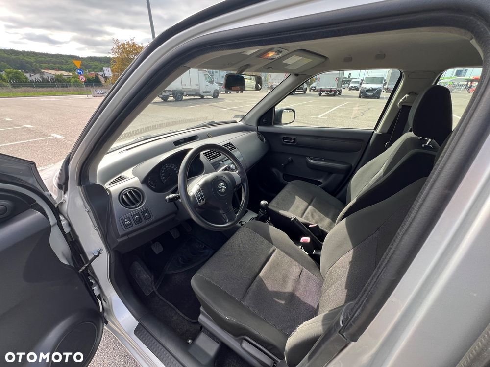 Suzuki Swift 1.3 Club - 23