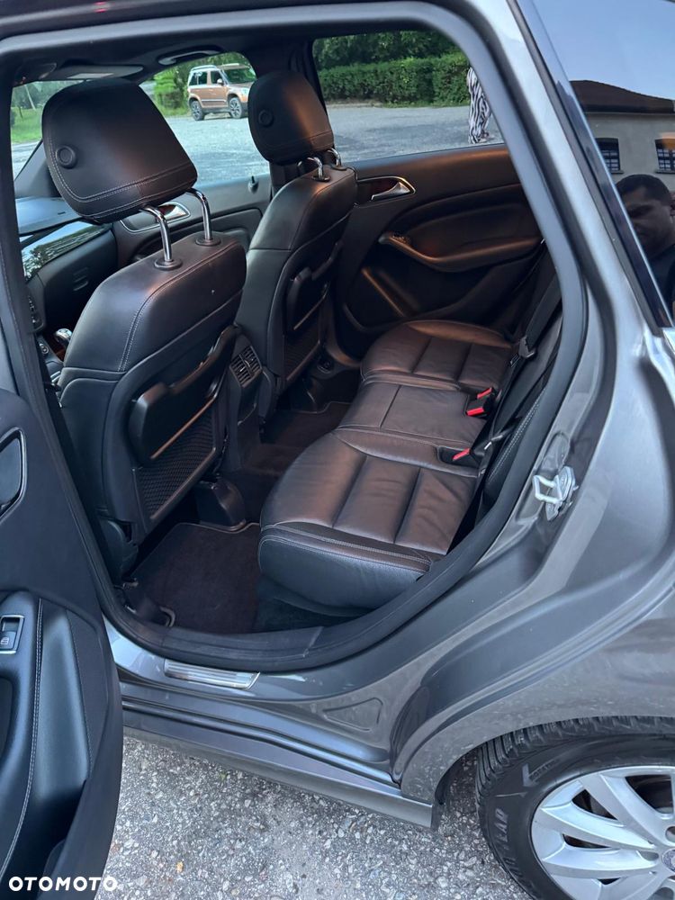 Mercedes-Benz Klasa B 180 BlueEFFICIENCY Edition - 24