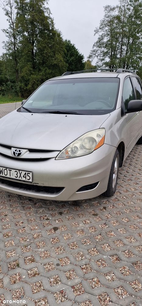 Toyota Sienna 3.3 LE AWD - 1