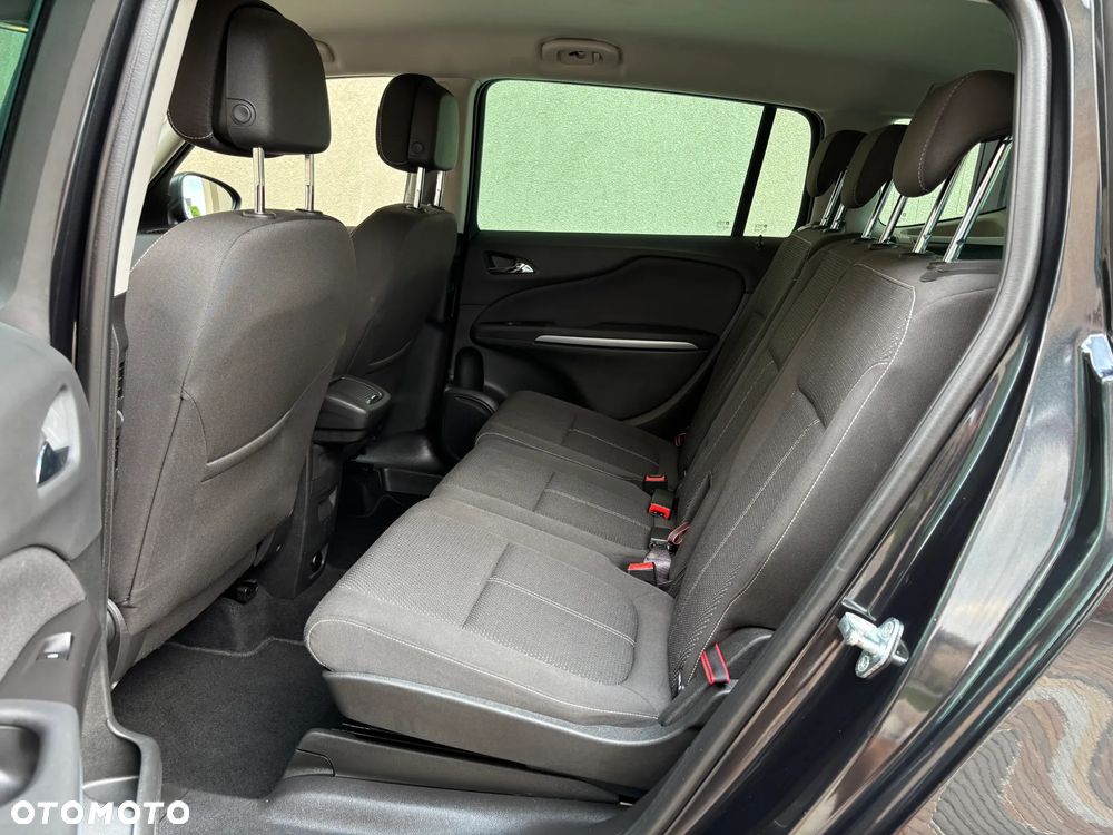 Opel Zafira Tourer 1.4 Turbo drive - 24