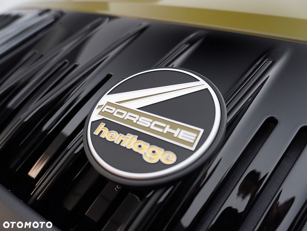 Porsche 911 Carrera T-Hybrid Spirit 70 - 38